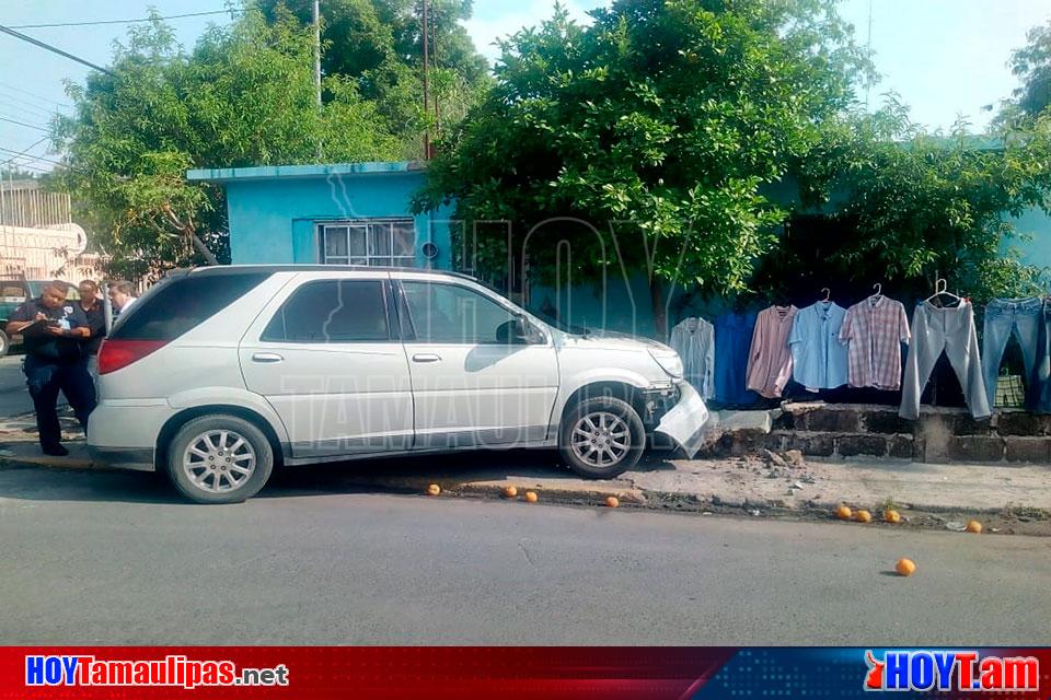 Hoy Tamaulipas Choque En Nuevo Laredo Deja Una Lesionada