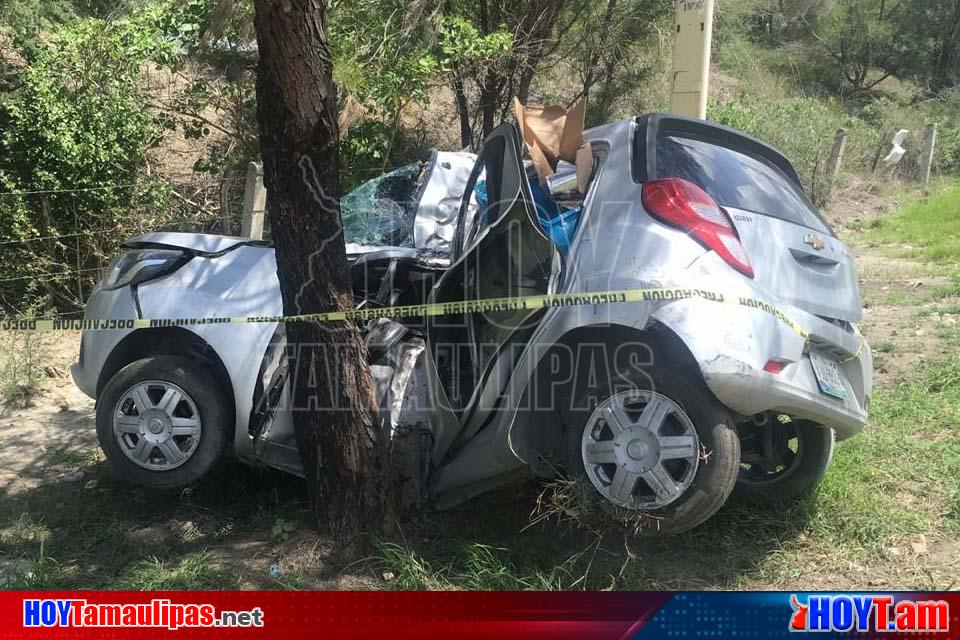 Hoy Tamaulipas Muere Prensado Al Estrellar Su Carro Contra Arbol En