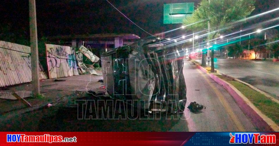 Hoy Tamaulipas Volcadura En Tamaulipas Vuelca Tras Chocar Con Poste