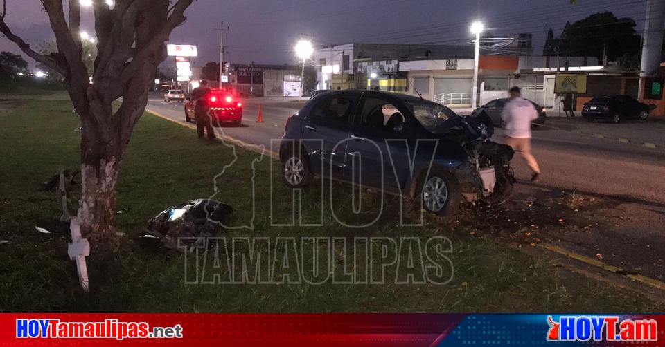 Hoy Tamaulipas Se Mata Al Estrellar Su Auto Contra Un Arbol En Tampico