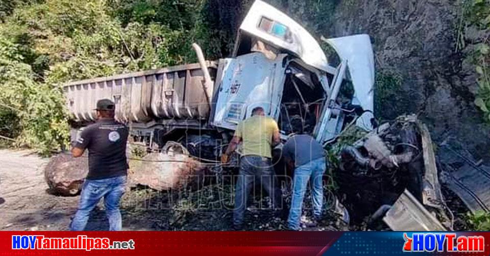 Hoy Tamaulipas Accidente En Tamaulipas Trailero Escapa De La Muerte