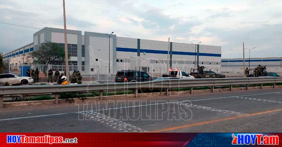 Hoy Tamaulipas Tamaulipas Malandros Abandonan Tres Camionetas Tras