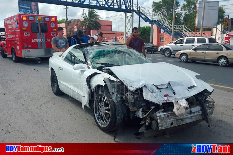 Hoy Tamaulipas Choque En Nuevo Laredo Deja Cuantiosas Perdidas Materiales