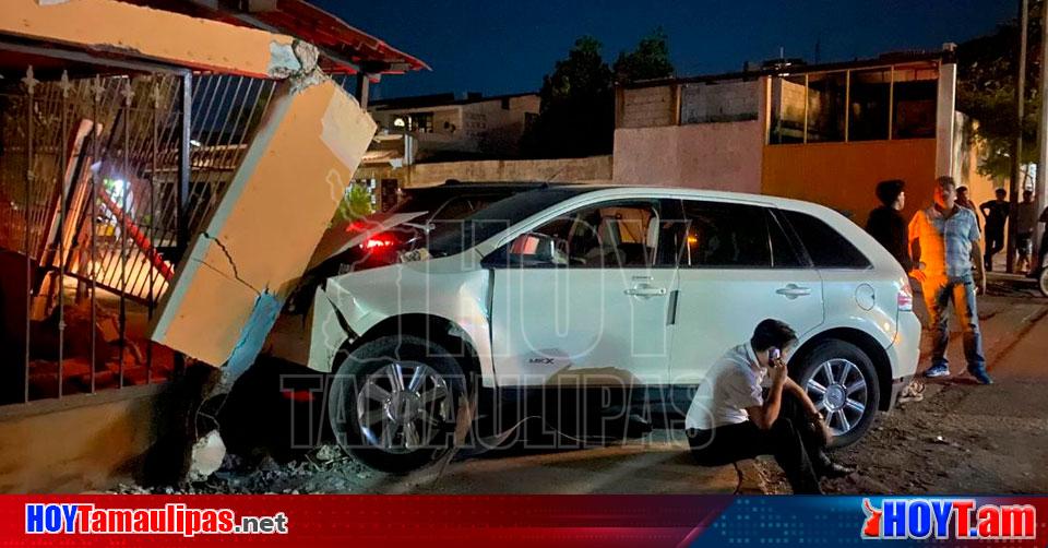 Hoy Tamaulipas Dos Heridos Y Una Barda Destruida Dejo Choque En La