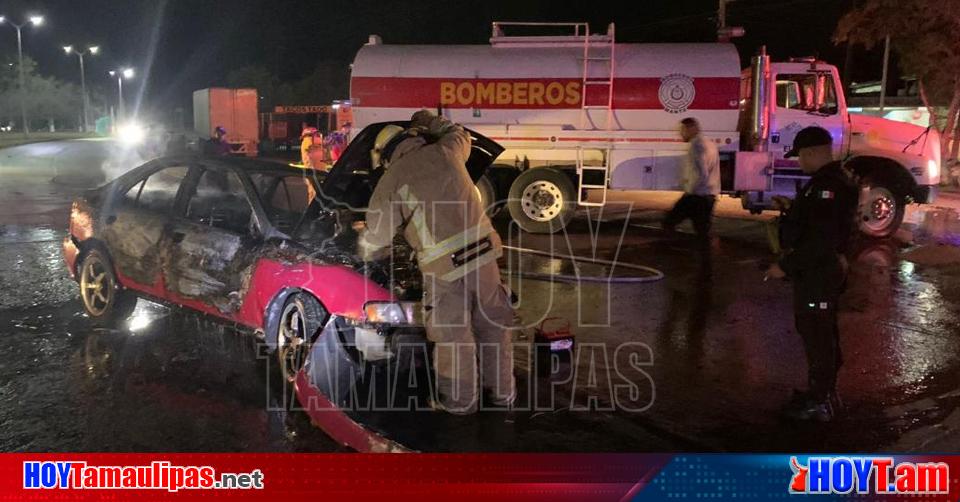 Hoy Tamaulipas Destruye Su Auto Al Chocar Con Luminaria E Incendiarse