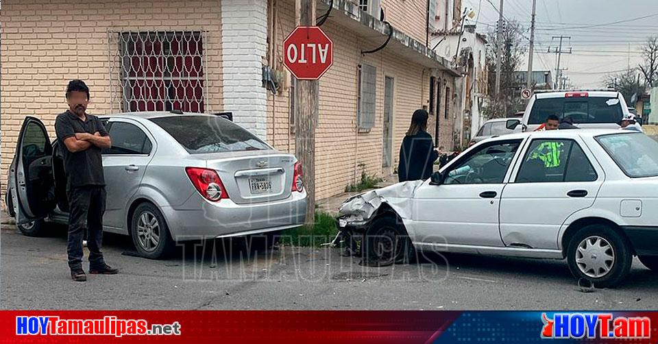 Hoy Tamaulipas Accidente En Tamaulipas Invade Camino Y Causa Choque