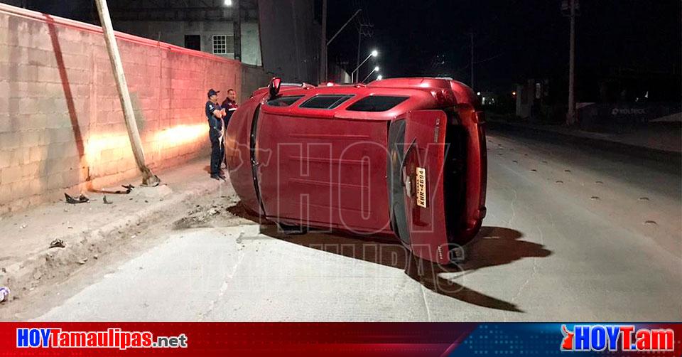 Hoy Tamaulipas Tamaulipas Ebrio Choca Y Vuelca Su Camioneta En Nuevo