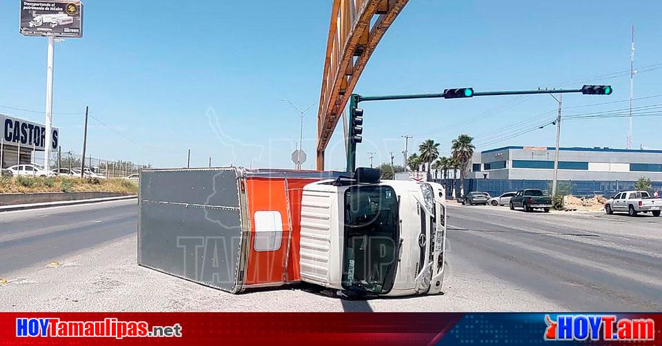 Hoy Tamaulipas Tamaulipas Camioncito Vuelca Tras Chocar Estructura