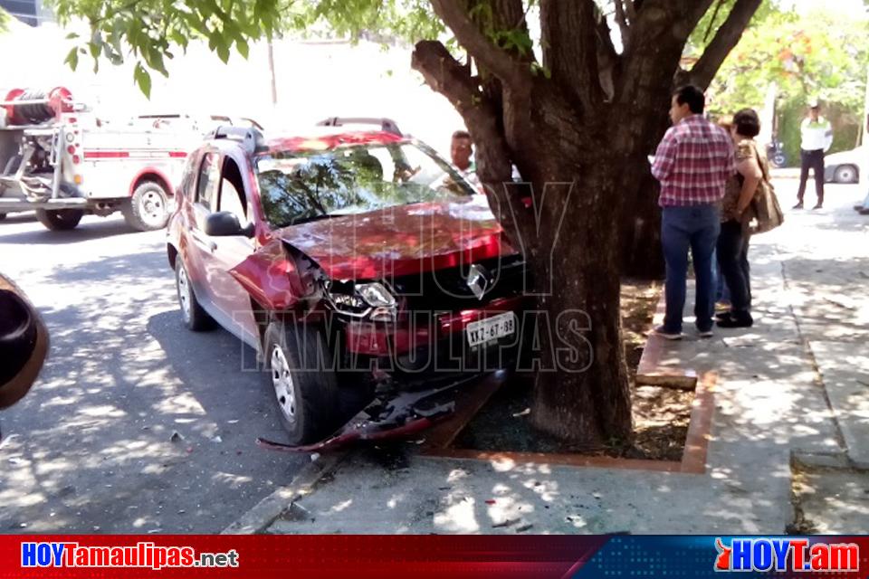 Hoy Tamaulipas Carambola En Ciudad Victoria Deja Danios Materiales