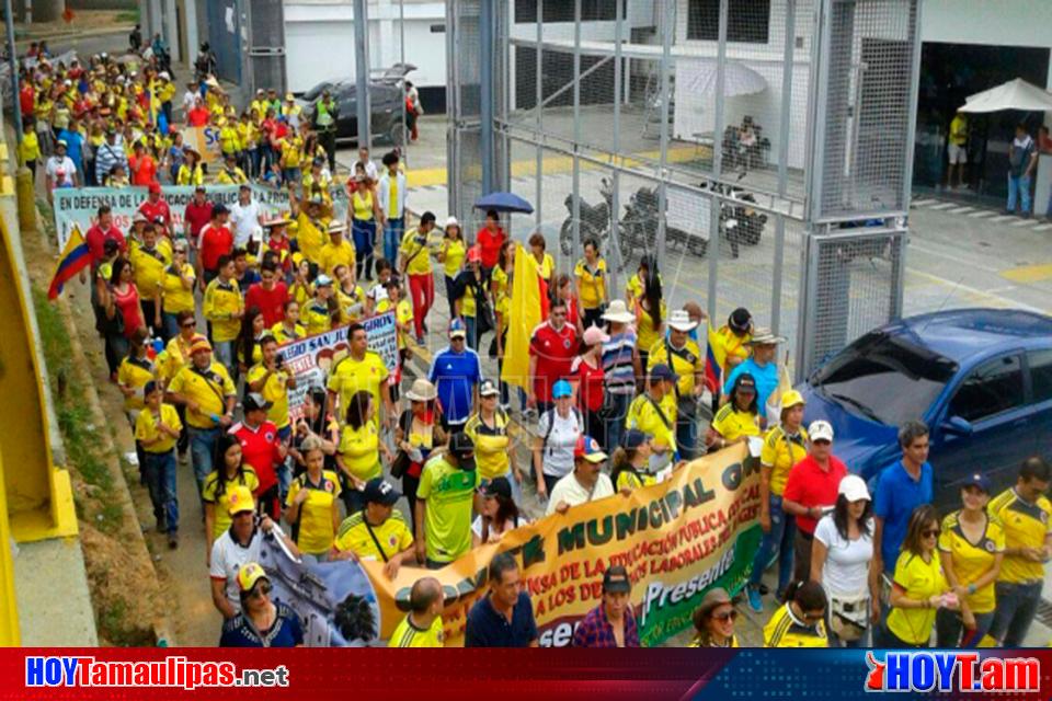 Hoy Tamaulipas Vigilan Dos Mil Policias Protesta De Maestros En Colombia