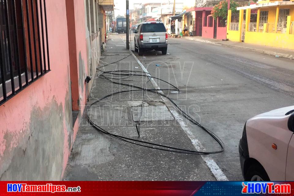 Hoy Tamaulipas Cierran Vialidad Tras Caida De Cables En Centro De Tampico