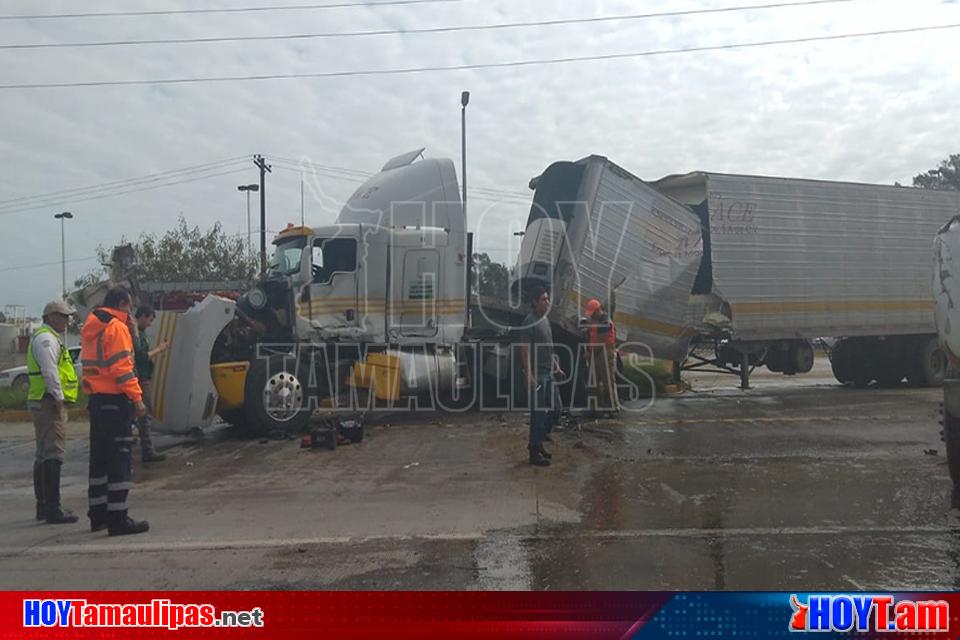 Hoy Tamaulipas Choque Con Volcadura Deja Danios Materiales En Altamira