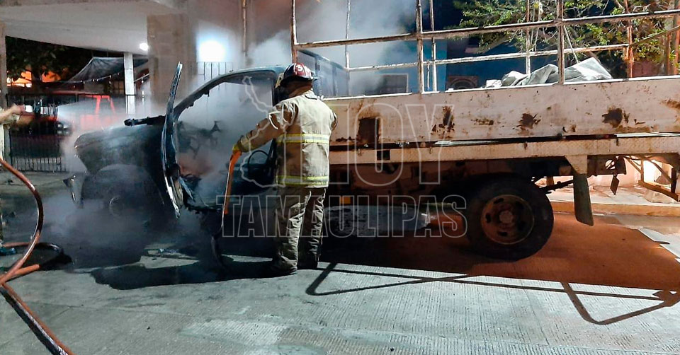 Hoy Tamaulipas Accidente En Tamaulipas Se Incendia Camioneta