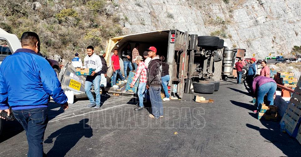 Hoy Tamaulipas Tamaulipas Seguridad En Ciudad Victoria Vuelca Trailer