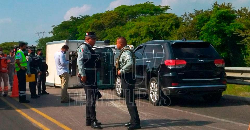 Hoy Tamaulipas Volcadura En Tamaulipas Volcadura De Una Camioneta