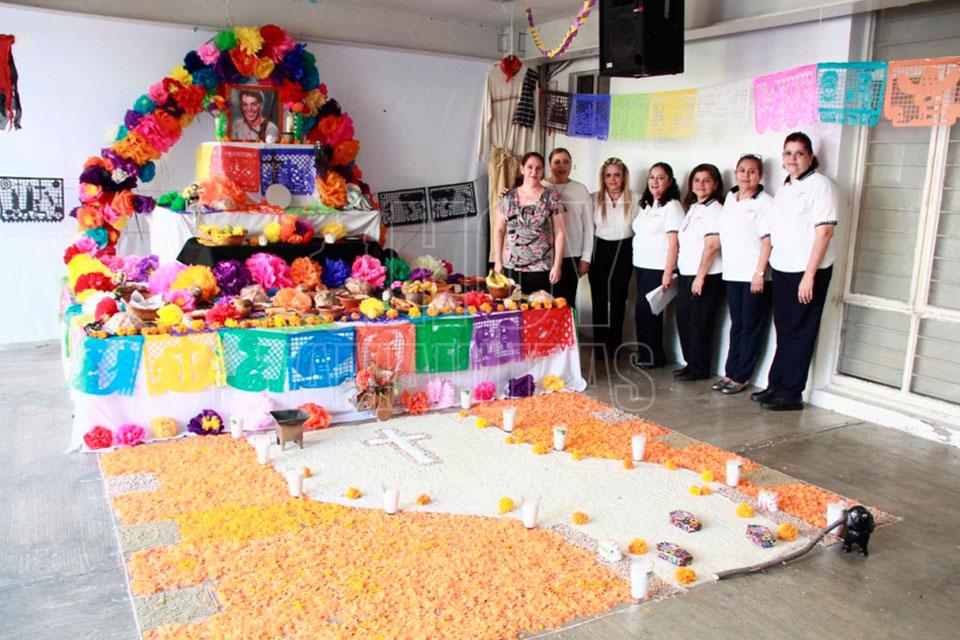 Hoy Tamaulipas Promueve Cendi UAT Tradicion Mexicana De Altares De