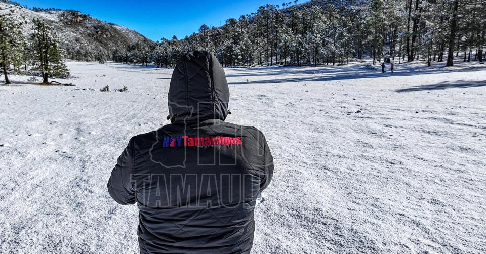 Hoy Tamaulipas Foto del Dia Miquihuana se pintó de blanco