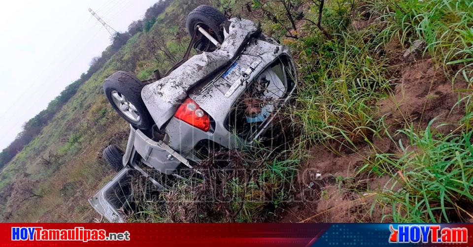 Camioneta Se Sale Del Camino Y Vuelca En La Maxipista