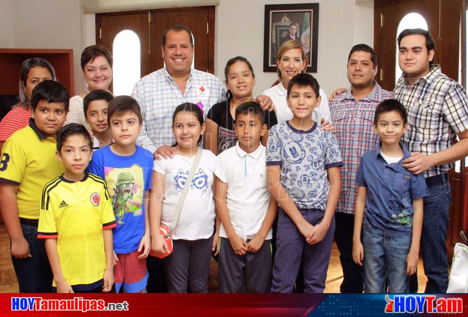 Hoy Tamaulipas - Campeones de robotica visitan a alcalde de Ciudad Victoria