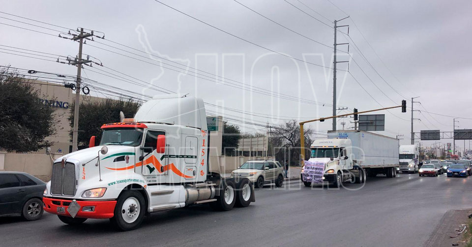 Hoy Tamaulipas Tamaulipas Protestan transportistas de Reynosa