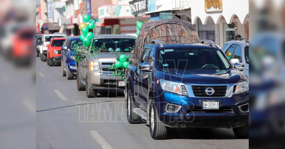 Hoy Tamaulipas - Realizan desfile cinegetico para dar a conocer temporada  de caceria en Nuevo Laredo