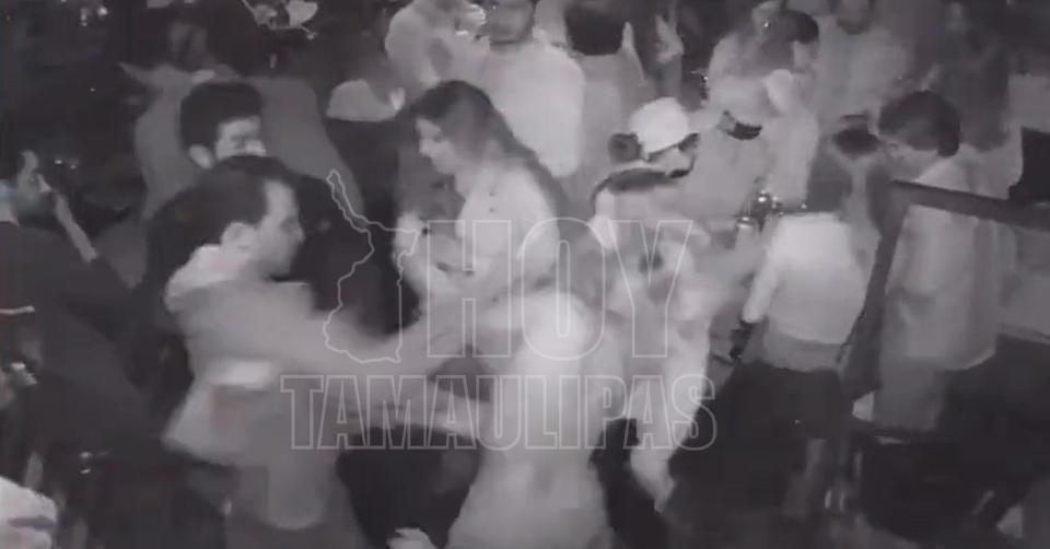 Hoy Tamaulipas - Viral Tendencia Nacional VIDEO FUERTE Despiden a sujeto  que golpeo a mujer en un antro de CdMx era directivo de la marca de ropa  Ivonne