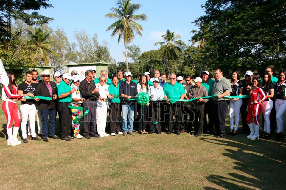 Hoy Tamaulipas - Inauguro Magda Peraza campo de golf del Club de Regatas  Corona