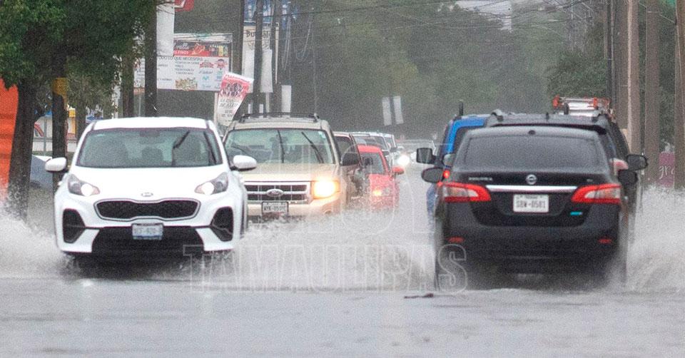 Poca gente en las calles de Victoria desde que empez a llover
