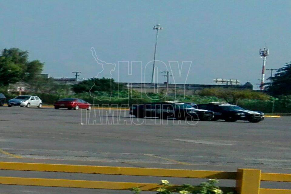 Hoy Tamaulipas - Resguardan federales Tienda Sams en Tampico