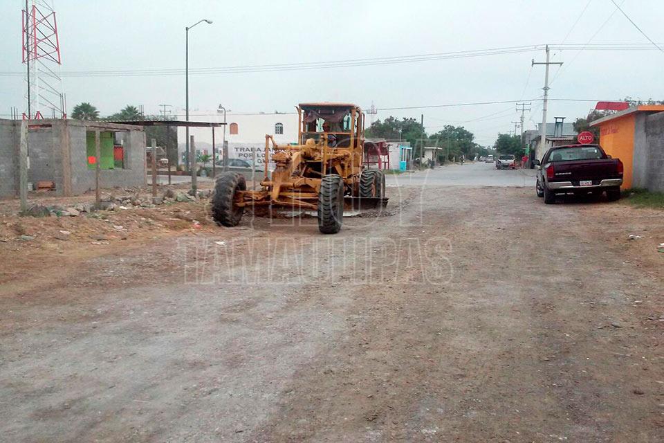 Hoy Tamaulipas - Facilitan transito vehicular en colonias ...